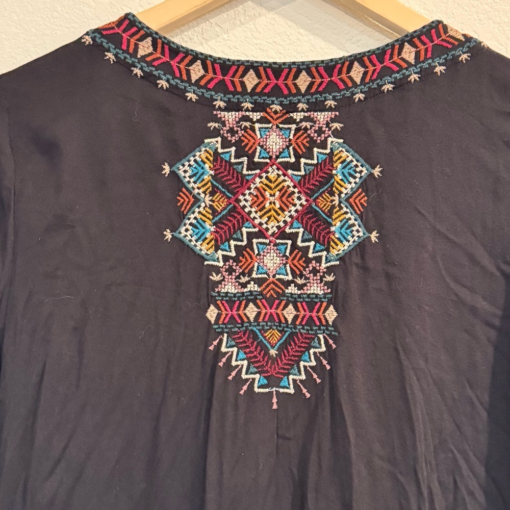Johnny Was Women’s Workshop Embroidered Boho Tribal Blouse Size Medium - Picture 5 of 7